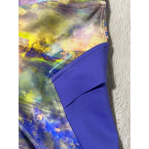 Lululemon Multicolored Women’s Hiking Shorts W/ Pockets & Drawstring Waist - Picture 5 of 10